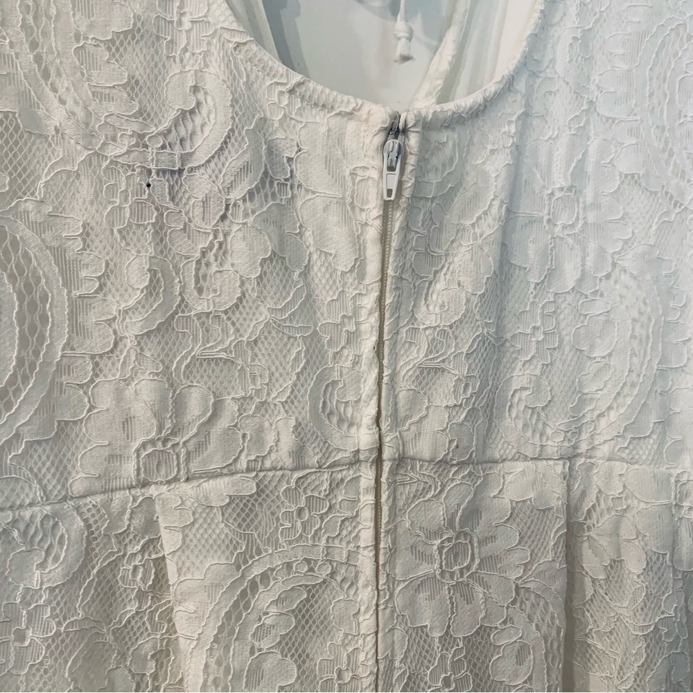 Trixxi Clothing Co | lace romper size M with tie and zipper in back - Picture 7 of 8